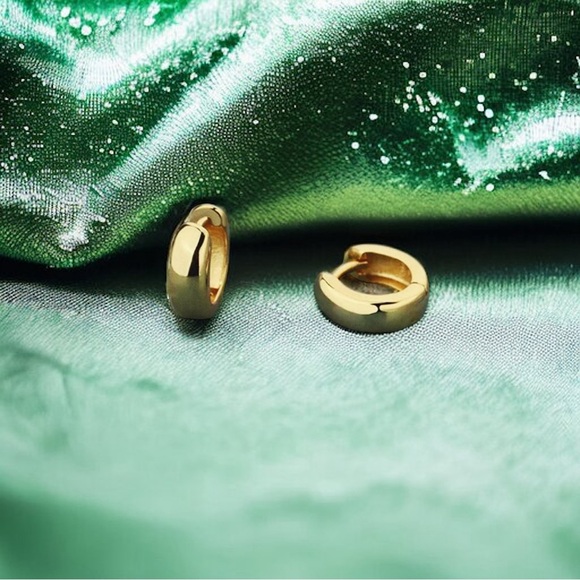 NEW Yellow Gold-Plated 925 Sterling Silver Chubby Wide 11.5mm Huggie Hoops - Picture 9 of 14